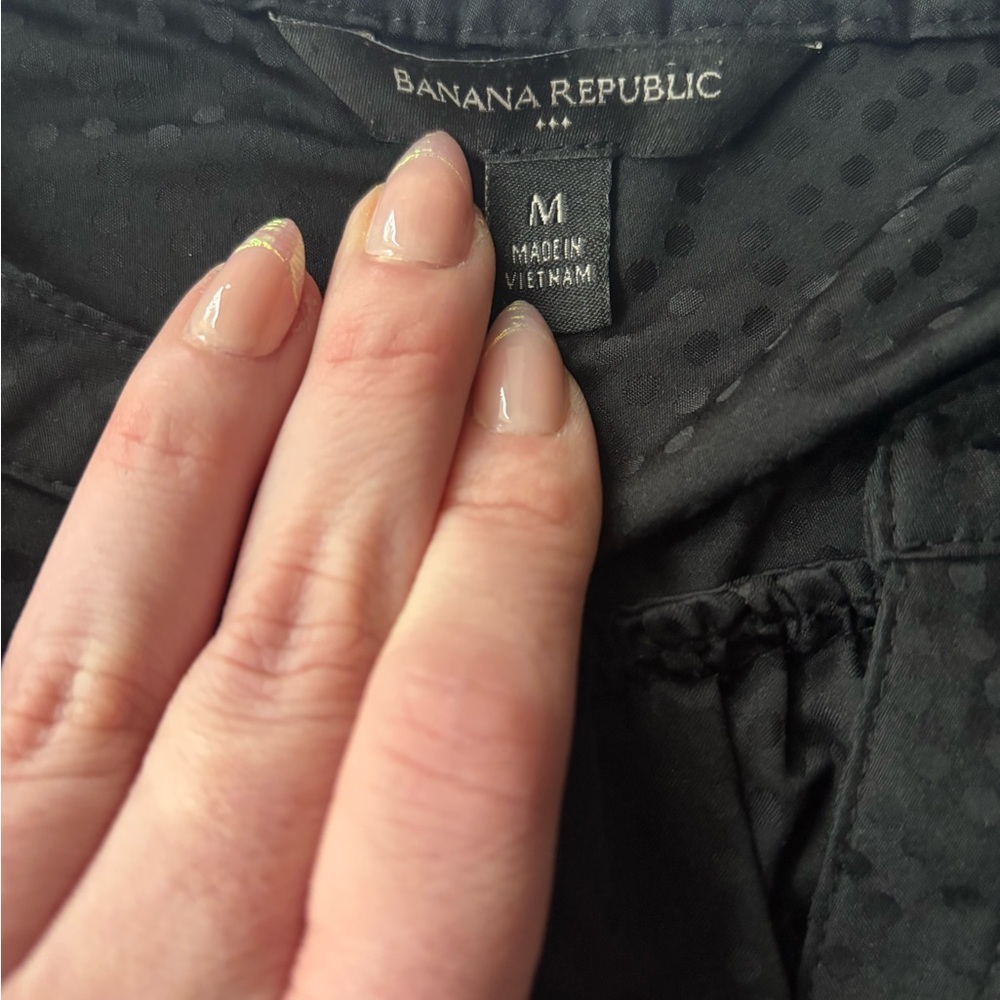 Banana Republic Black Blouse with Subtle Pattern size M - Picture 3 of 4